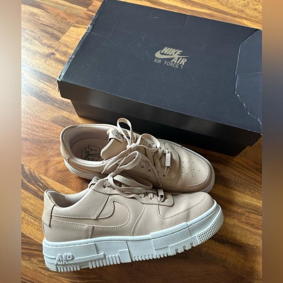 Nike Shoes - Nike Women's Air Force 1 Pixel Shoes Size 9